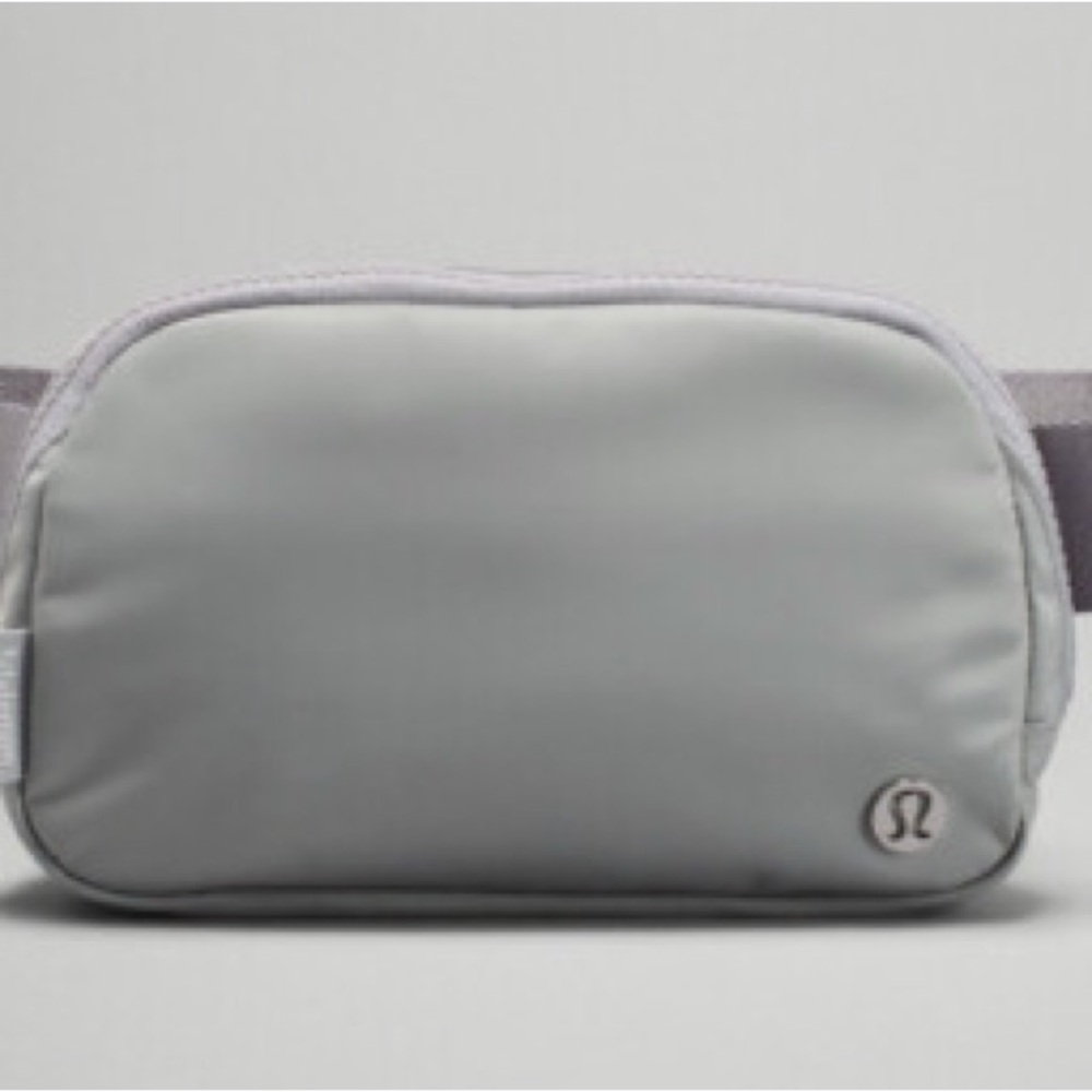 Lululemon Everywhere Belt Bag Silver Drop Gray